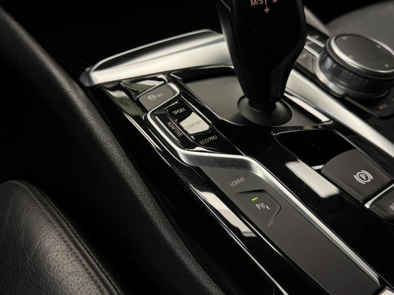 BMW 530 E iPerformance Обдухване* Camera* Edrive, снимка 13 - Автомобили и джипове - 51883312