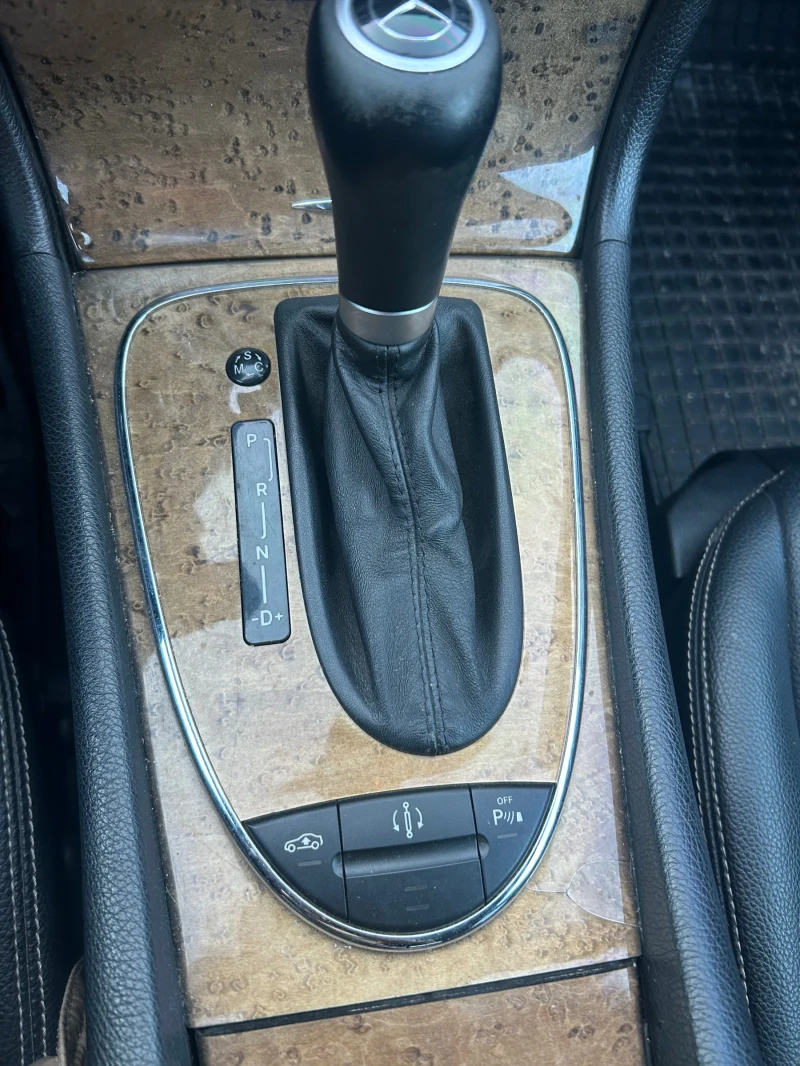 Mercedes-Benz E 320, снимка 8 - Автомобили и джипове - 52484836