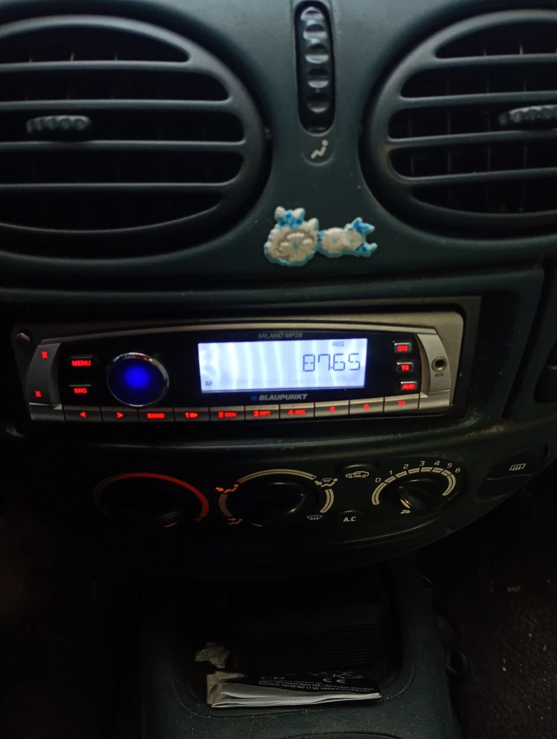 Renault Megane 1.6 Бензин Климатик Нови Гуми , снимка 9 - Автомобили и джипове - 53185941