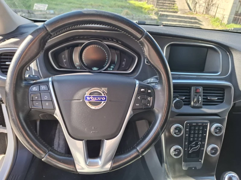 Volvo V40, снимка 7 - Автомобили и джипове - 53294195
