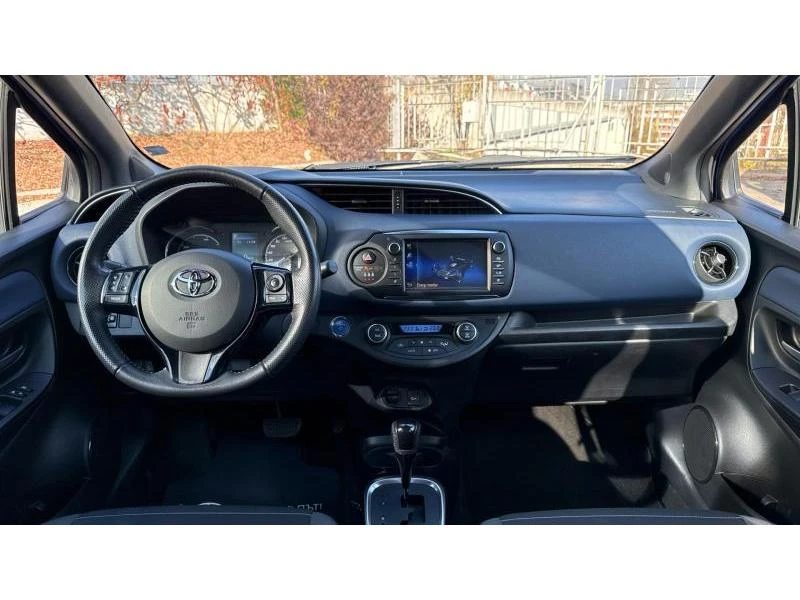 Toyota Yaris, снимка 8 - Автомобили и джипове - 48026175