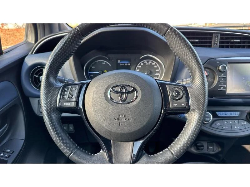 Toyota Yaris, снимка 13 - Автомобили и джипове - 48026175