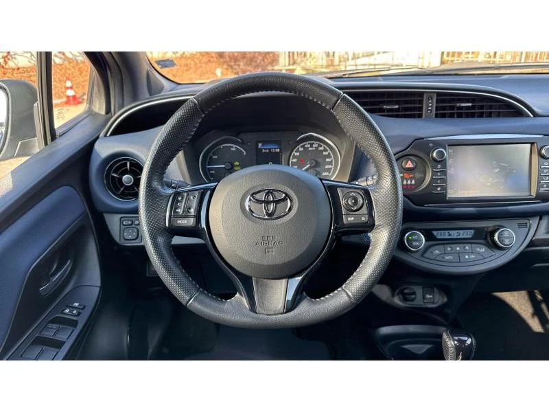 Toyota Yaris, снимка 9 - Автомобили и джипове - 48026175