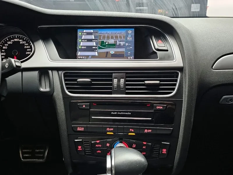 Audi A4 2.0 Tdi Dynamic B8, снимка 14 - Автомобили и джипове - 53466026