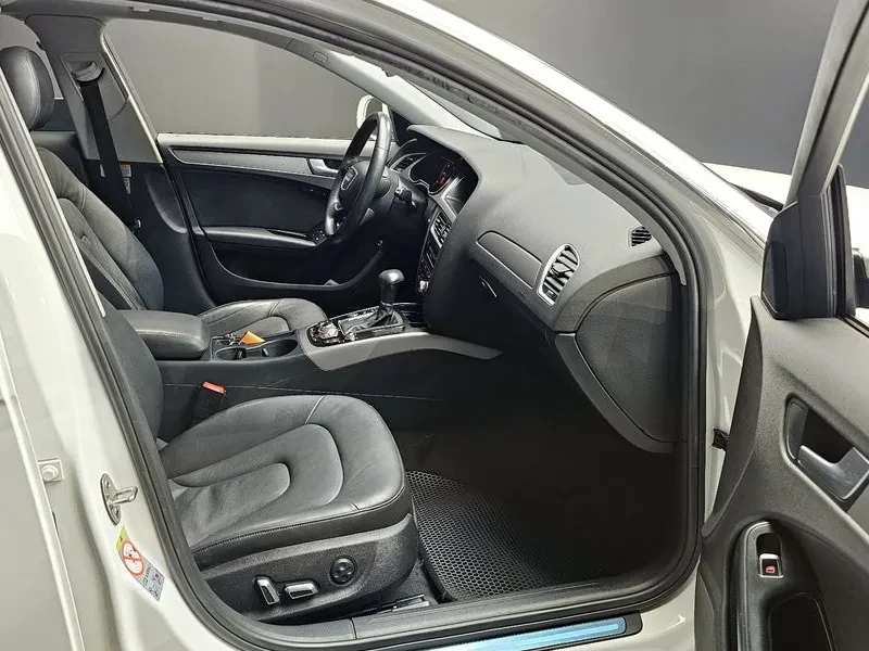 Audi A4 2.0 Tdi Dynamic B8, снимка 11 - Автомобили и джипове - 53466026