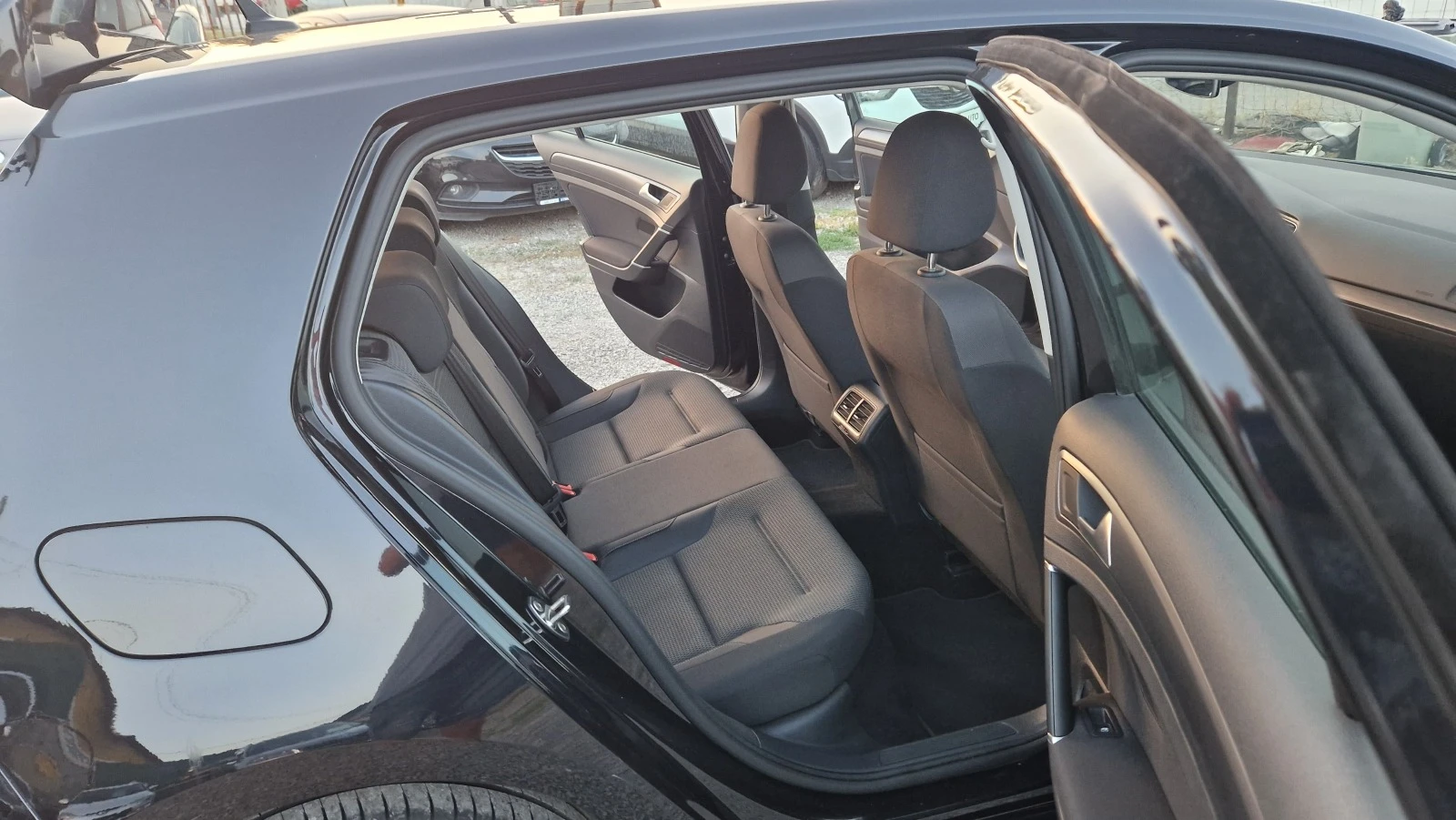 VW Golf 1.6 TDi DSG | Mobile.bg   13