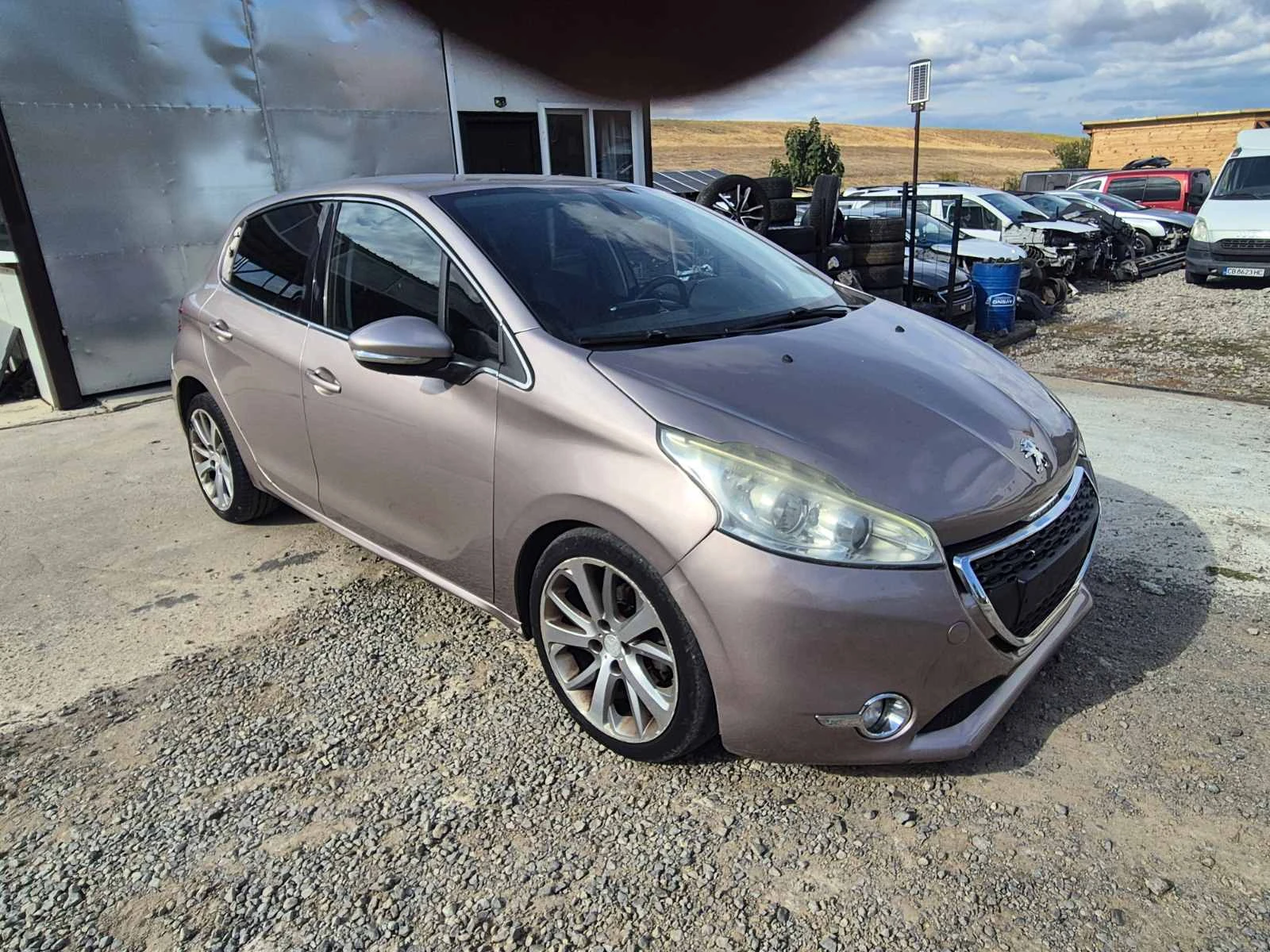 Peugeot 208 1.6 HDI 92hp | Mobile.bg � ����������� 2