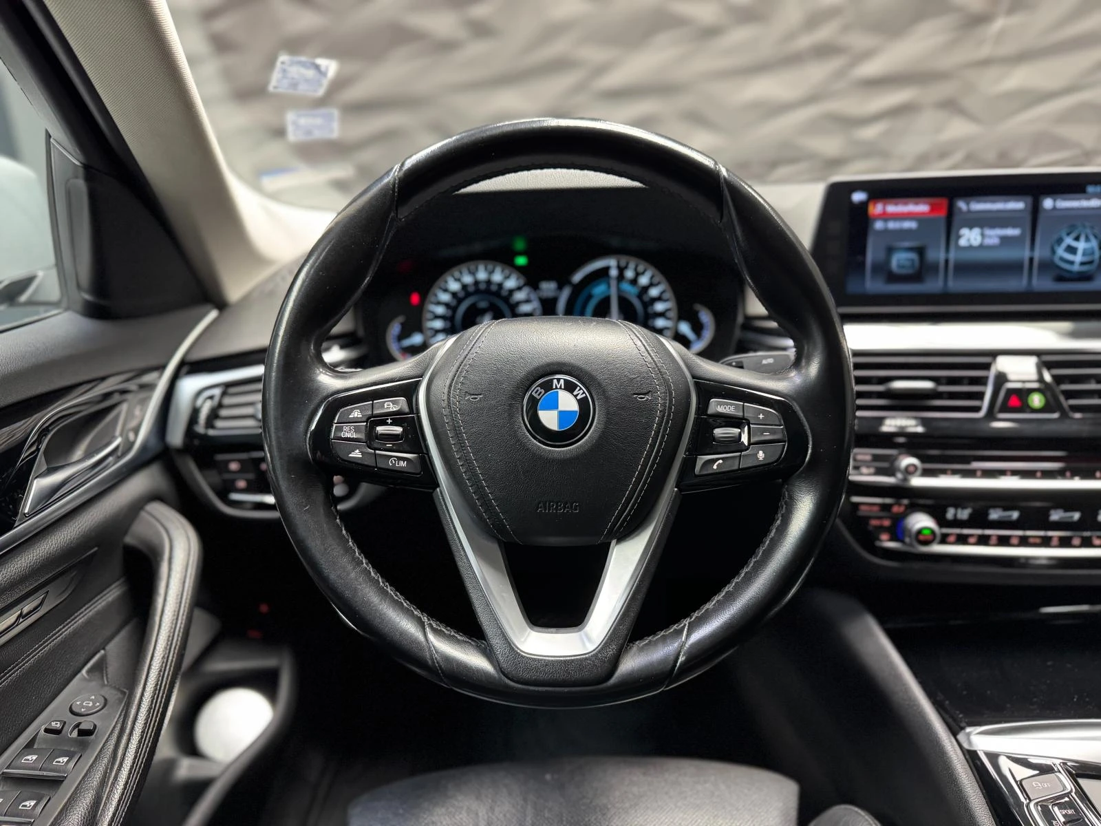 BMW 530 E iPerformance Обдухване* Camera* Edrive - изображение 6
