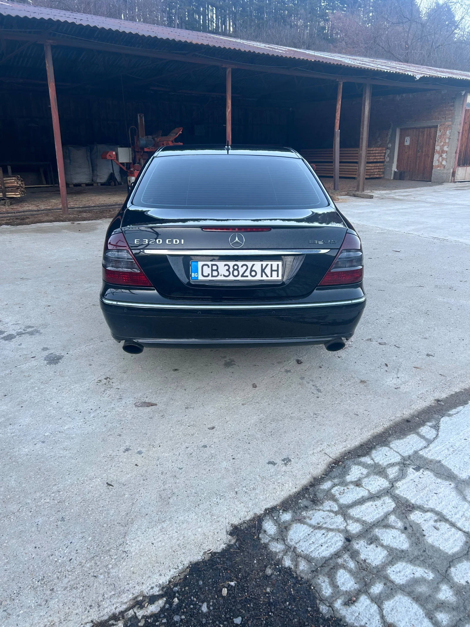 Mercedes-Benz E 320  - изображение 4