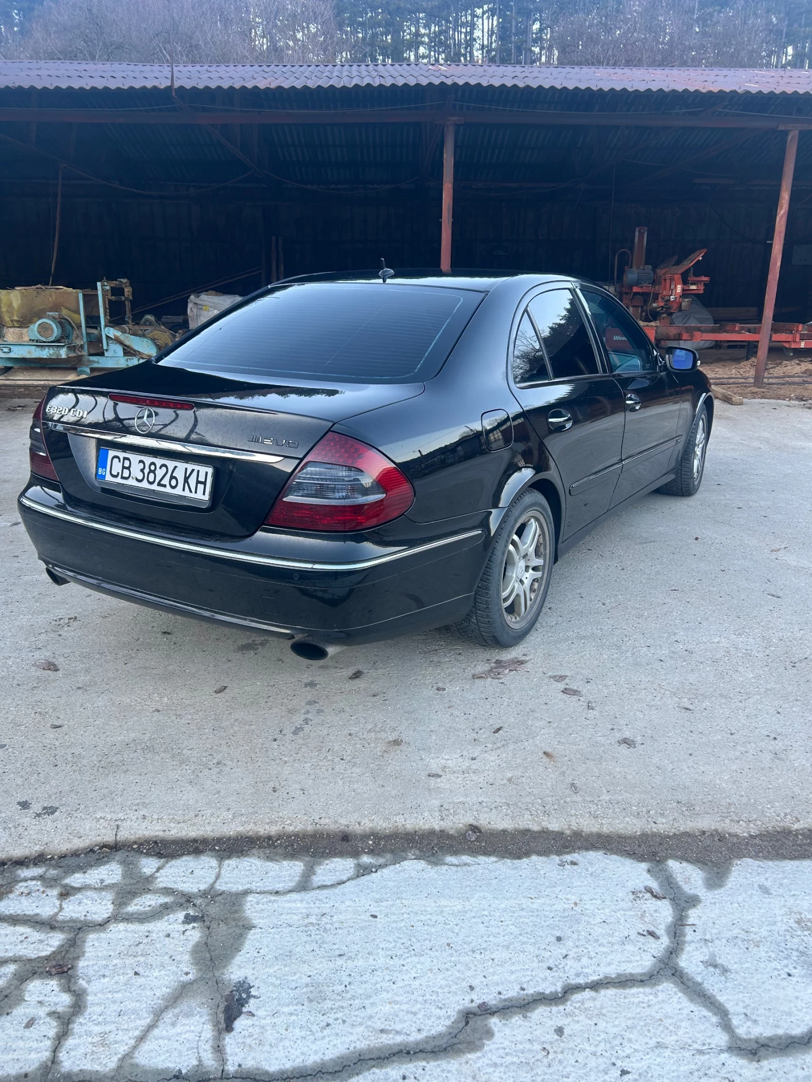 Mercedes-Benz E 320  - изображение 3
