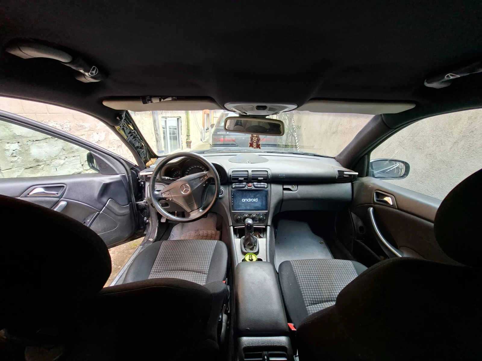 Mercedes-Benz C 220 2.2 CDI, снимка 3 - Автомобили и джипове - 53894175