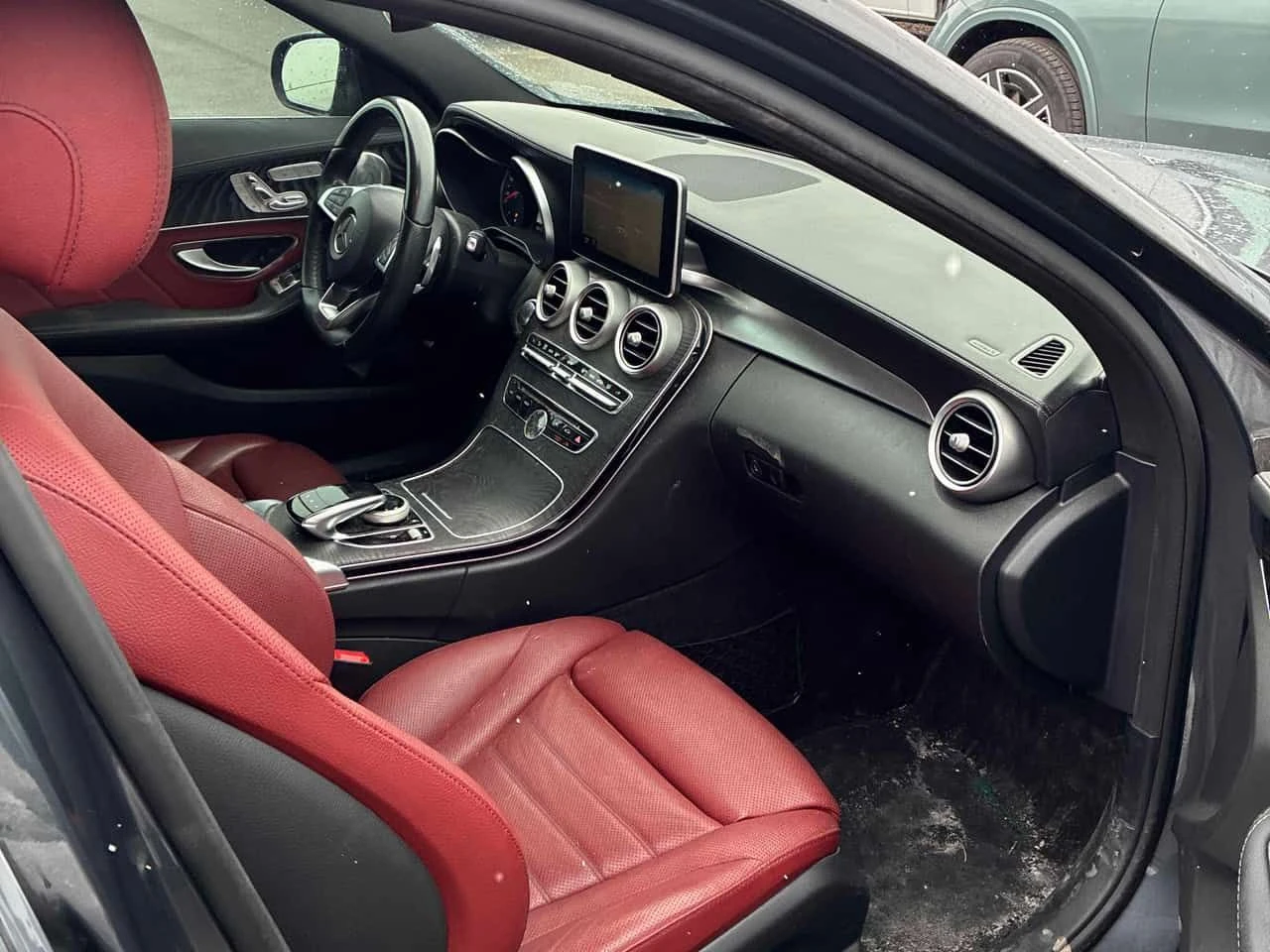 Mercedes-Benz C 400 * CARFAX * ЦЕНА ДО БГ, снимка 15 - Автомобили и джипове - 53990903