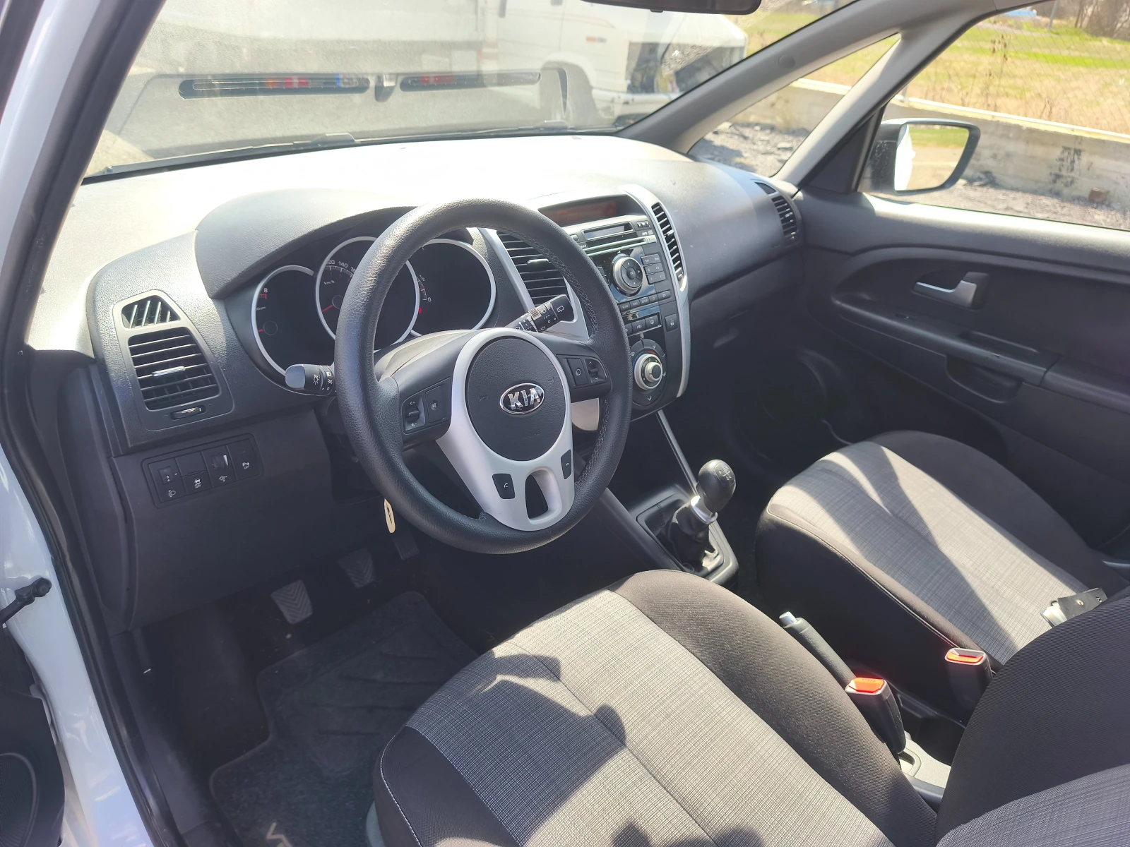 Kia Venga 1.4 газ бензин заводска, снимка 9 - Автомобили и джипове - 54162286
