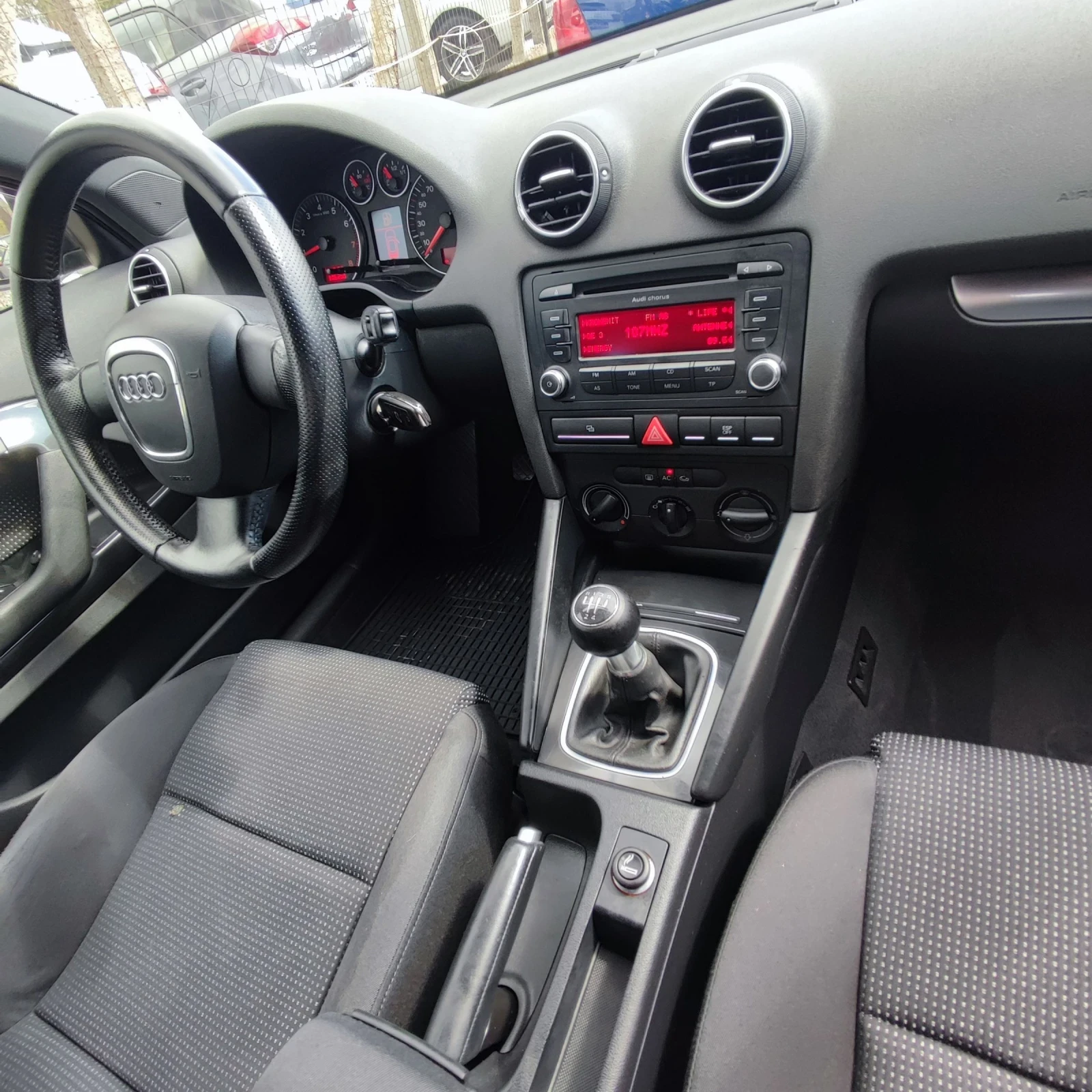Audi A3 1.6i* 102кс* KLIMATIK* 158 х км* , снимка 8 - Автомобили и джипове - 54399405