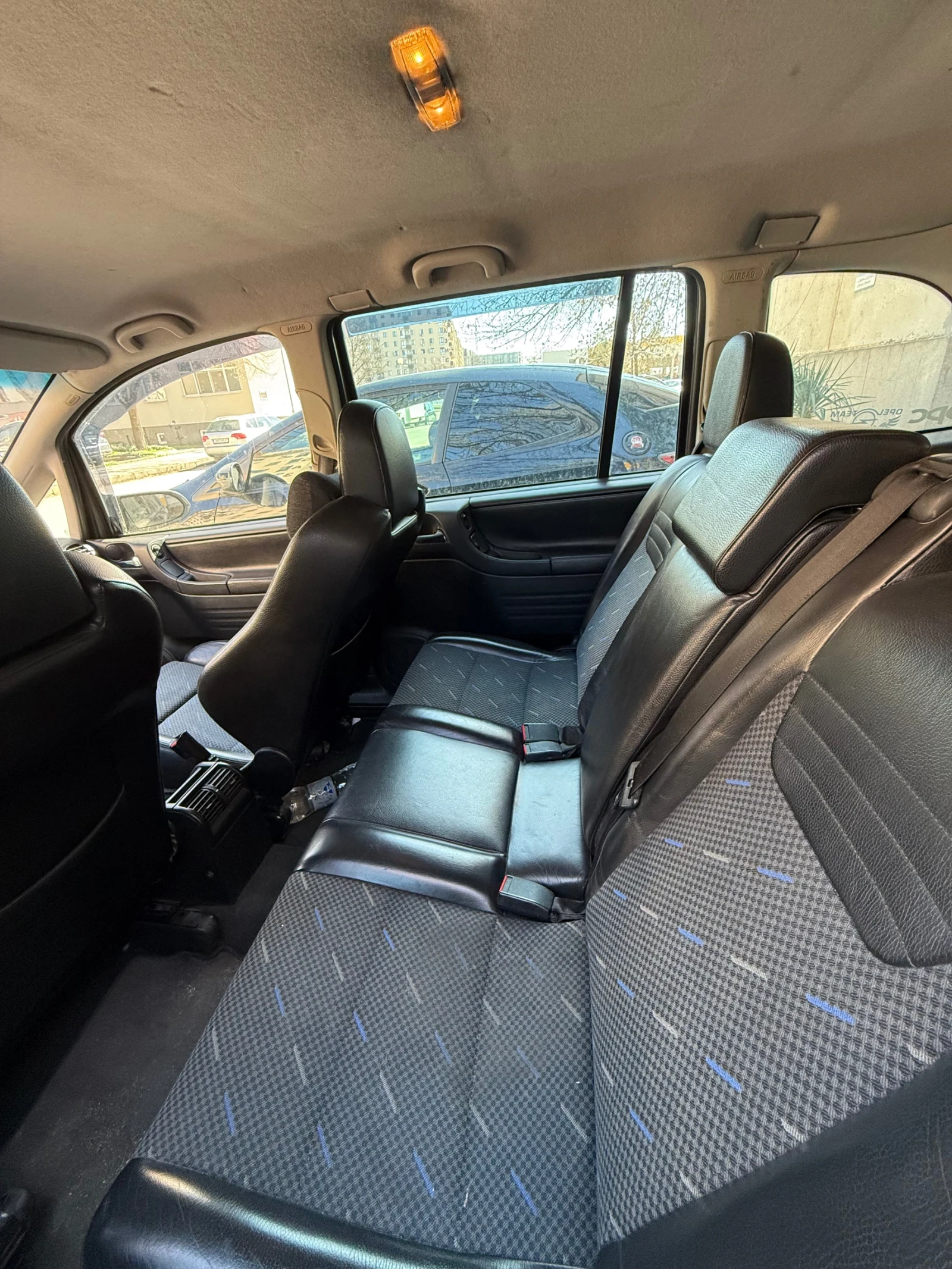 Opel Zafira 2.0 OPC, снимка 9 - Автомобили и джипове - 54478947