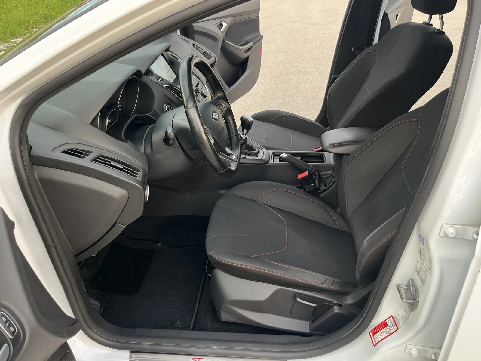 Ford Focus 118 000км 1.5TURBO 150кс EURO 6 NAVI ВНОС ИТАЛИЯ, снимка 8 - Автомобили и джипове - 54623555