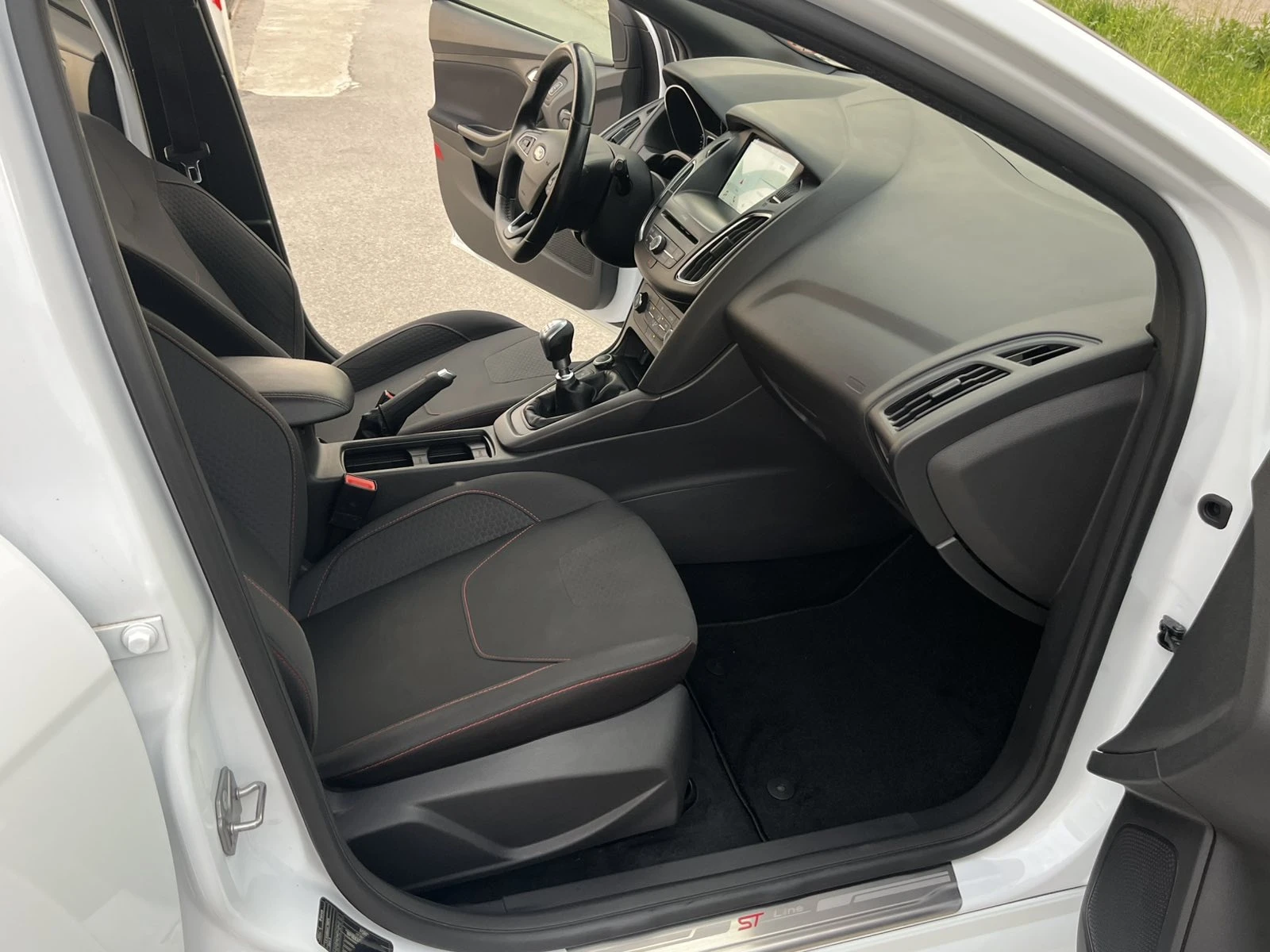 Ford Focus 118 000км 1.5TURBO 150кс EURO 6 NAVI ВНОС ИТАЛИЯ, снимка 11 - Автомобили и джипове - 54623555