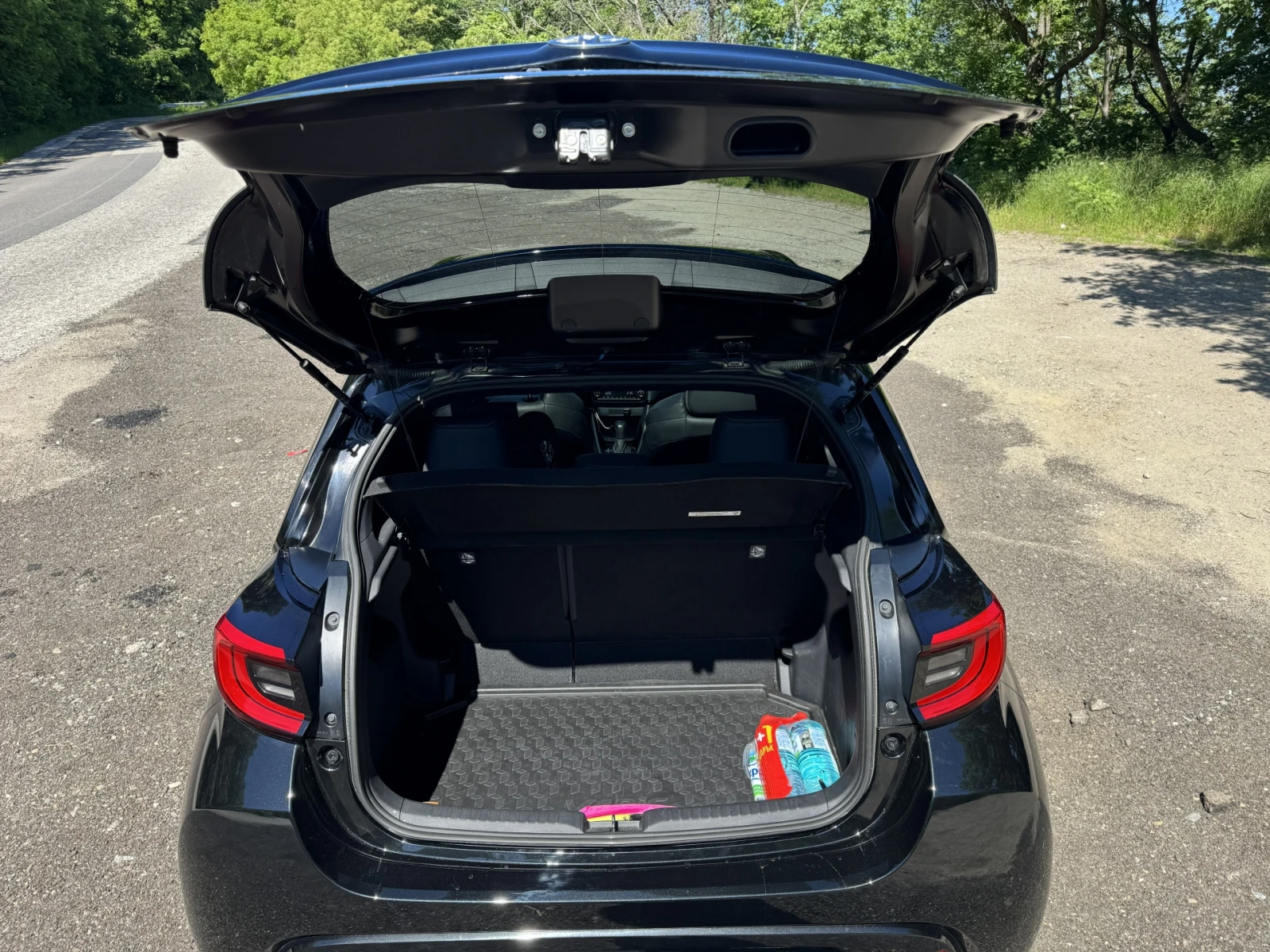 Toyota Yaris Lounge в Гаранция, снимка 12 - Автомобили и джипове - 54691148