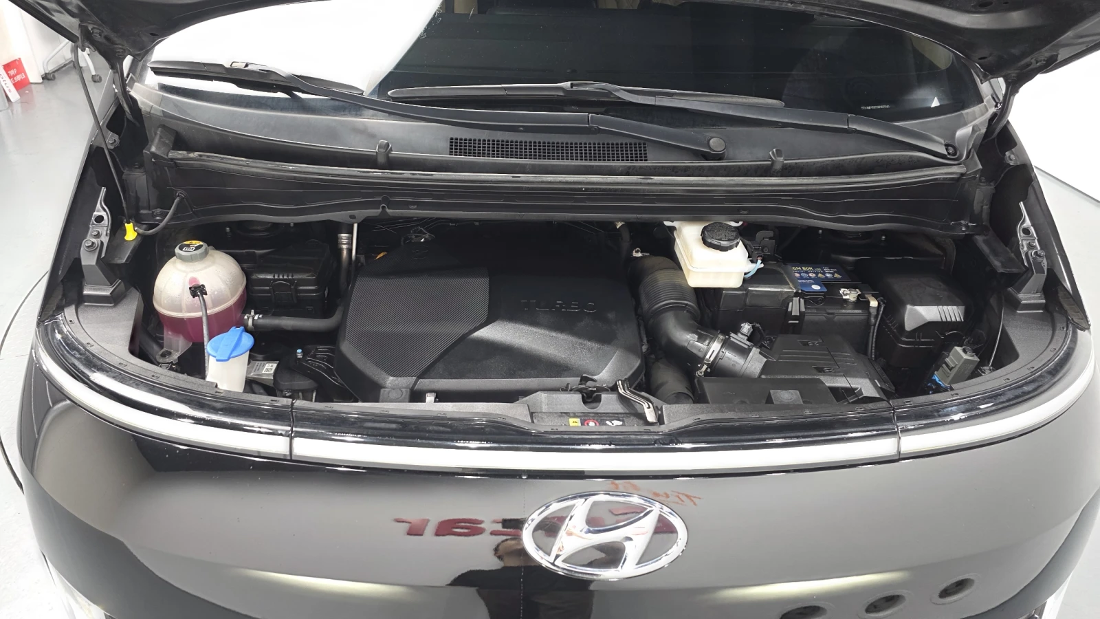Hyundai Staria Modern* BLIND SPOT* ПОДГРЕВ ВОЛАН* КРАЙНА ЦЕНА, снимка 6 - Автомобили и джипове - 55348372