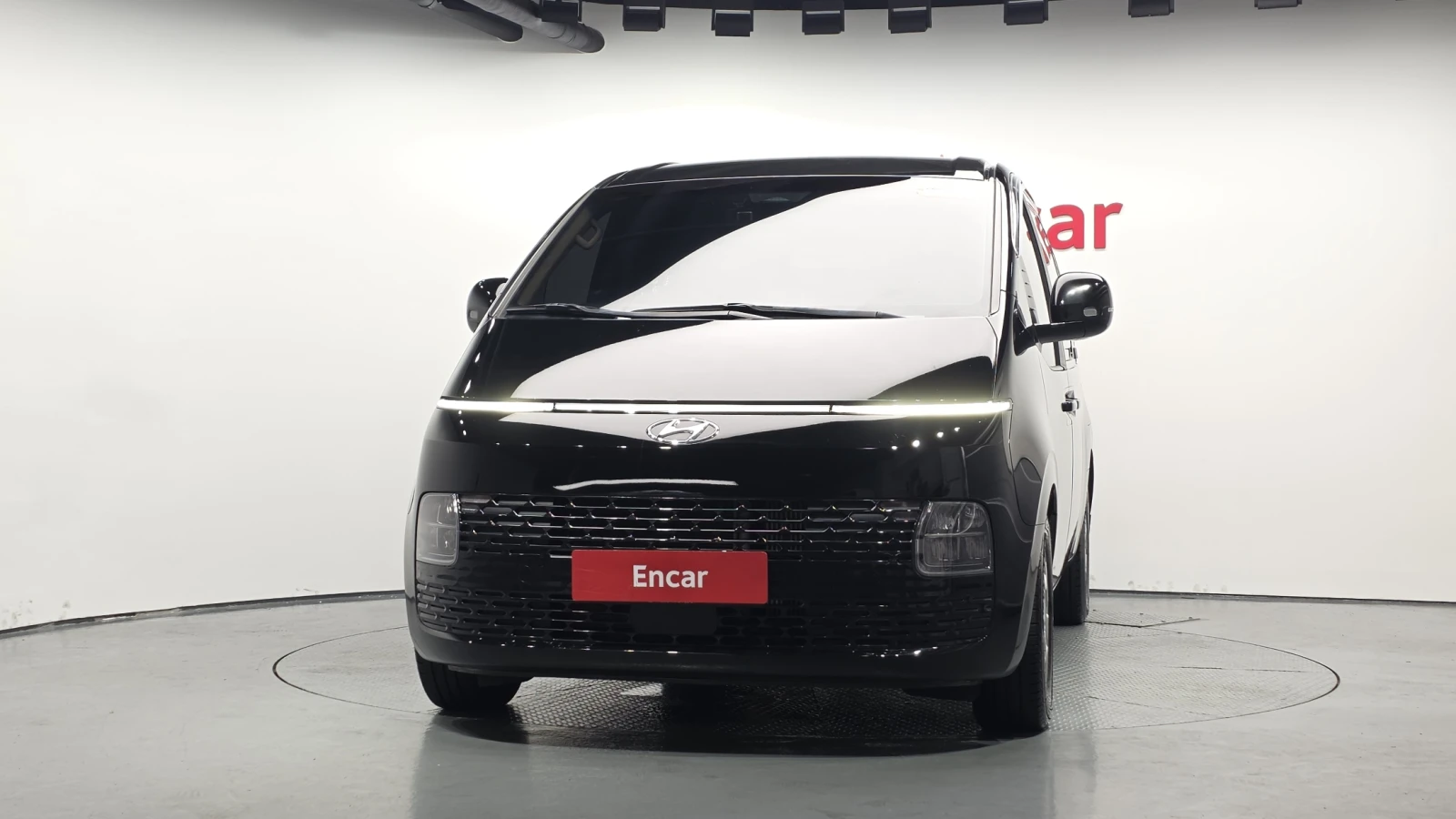 Hyundai Staria Modern* BLIND SPOT* ПОДГРЕВ ВОЛАН* КРАЙНА ЦЕНА, снимка 3 - Автомобили и джипове - 55348372