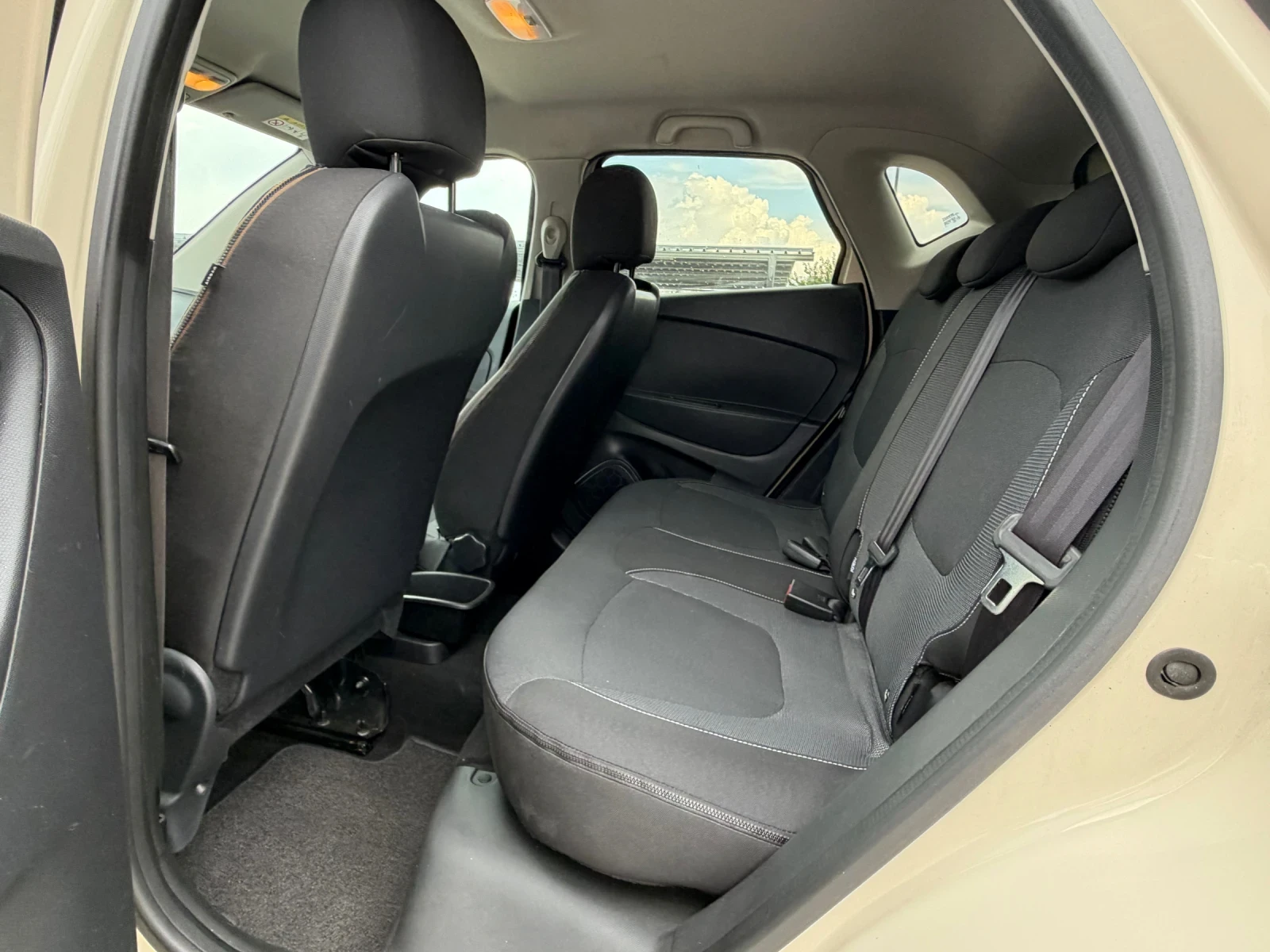 Renault Captur 1.5DCI ИТАЛИЯ, снимка 8 - Автомобили и джипове - 55694186