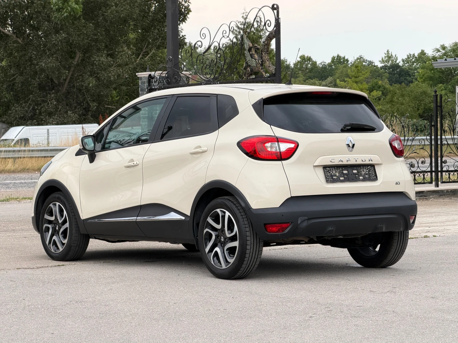 Renault Captur 1.5DCI ИТАЛИЯ, снимка 12 - Автомобили и джипове - 55694186