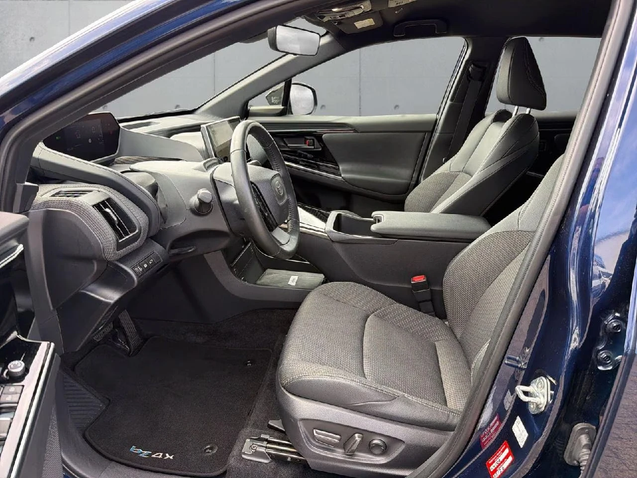 Toyota bZ4X COMFORT/204HP/ACC/360/NAVI/LED/CPLAY/KLESS/648q, снимка 10 - Автомобили и джипове - 55825024