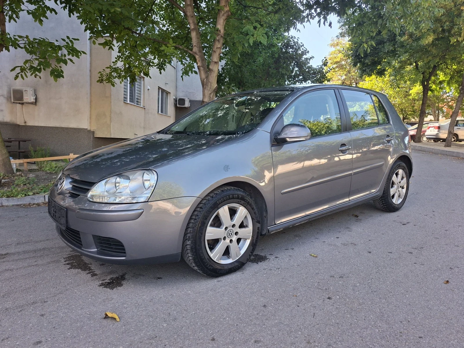 VW Golf Golf 5 1.4 бензин 86кс., снимка 11 - Автомобили и джипове - 56238845