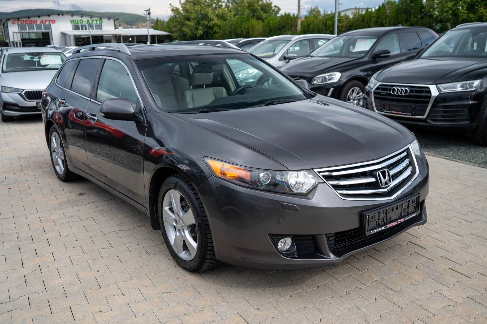Honda Accord 2.0* Premium, снимка 4 - Автомобили и джипове - 56273121