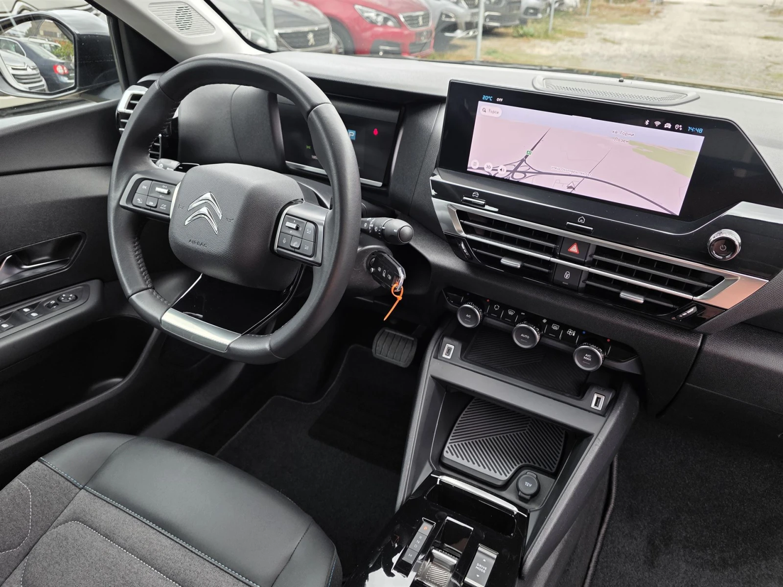 Citroen C4 1.2 PureTech Feel Pack EAT8, снимка 10 - Автомобили и джипове - 56297671