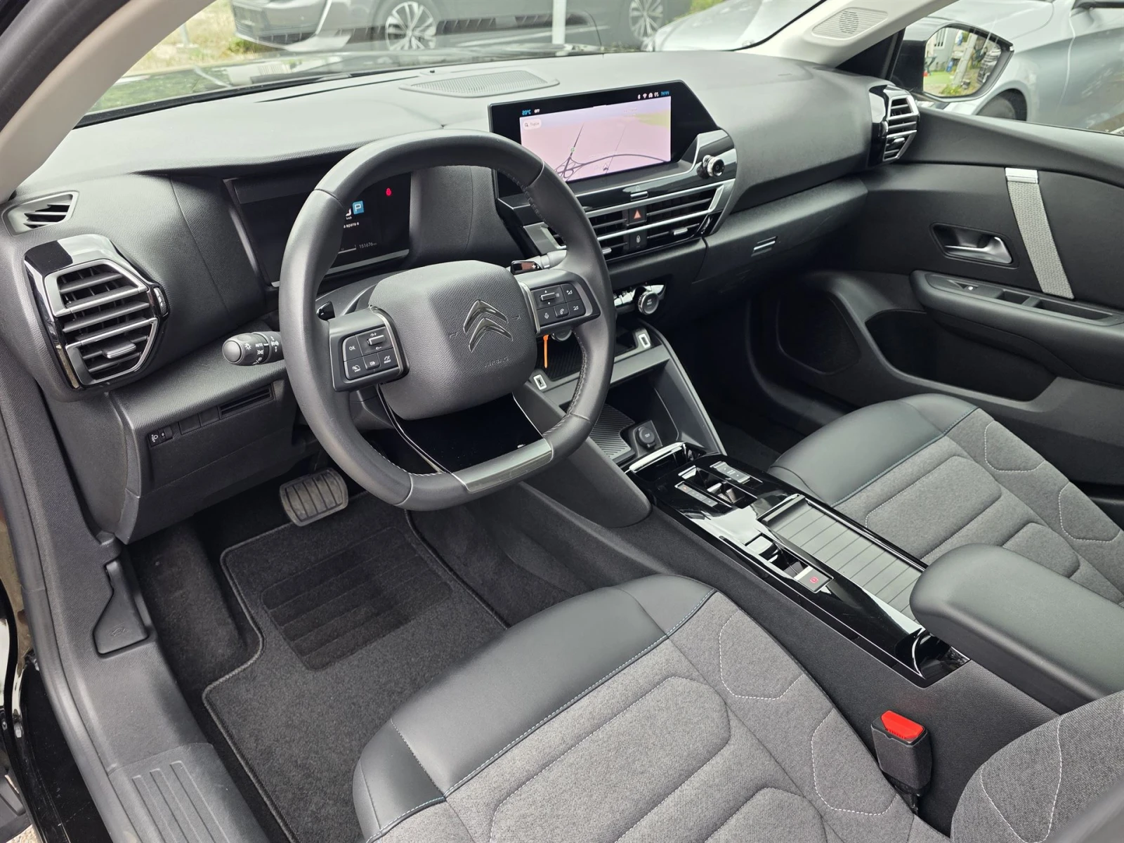 Citroen C4 1.2 PureTech Feel Pack EAT8, снимка 7 - Автомобили и джипове - 56297671
