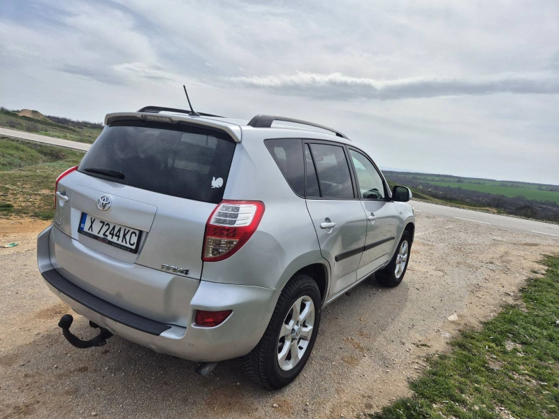 Toyota Rav4, снимка 6 - Автомобили и джипове - 52929320