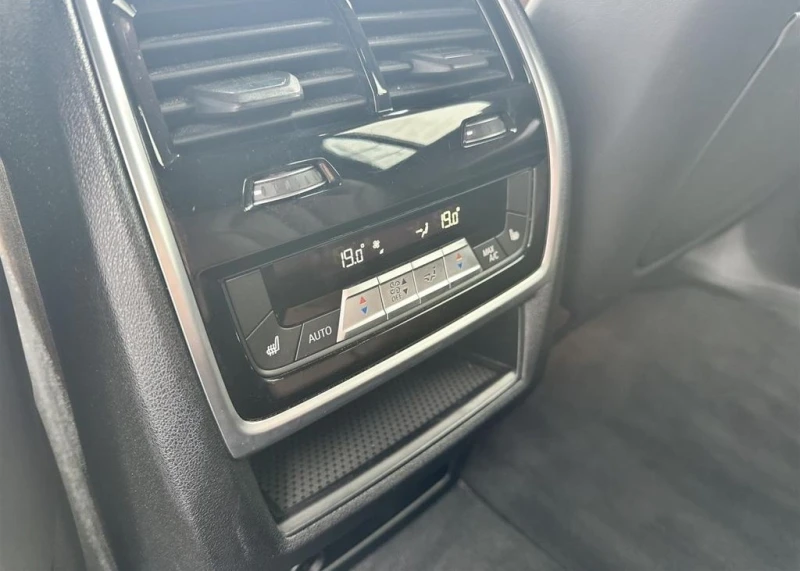 BMW X7 M50d xDrive, снимка 9 - Автомобили и джипове - 52799636