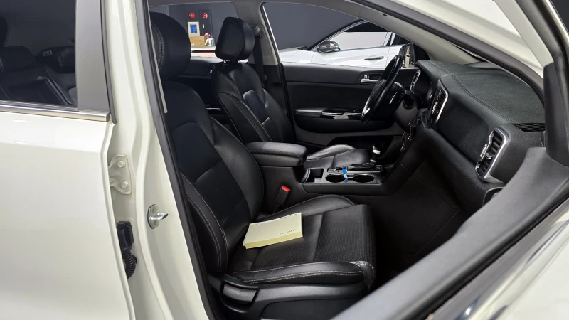 Kia Sportage 2.0CRDI/FACE/Пълна сервизна история !!!, снимка 8 - Автомобили и джипове - 52885204