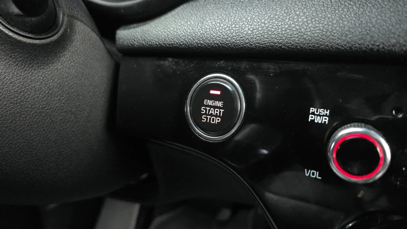 Kia Sportage 2.0CRDI/FACE/Пълна сервизна история !!!, снимка 12 - Автомобили и джипове - 52885204