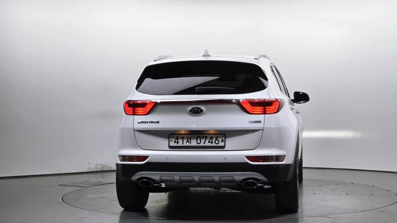 Kia Sportage 2.0CRDI/FACE/Пълна сервизна история !!!, снимка 4 - Автомобили и джипове - 52885204