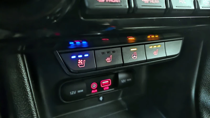 Kia Sportage 2.0CRDI/FACE/Пълна сервизна история !!!, снимка 14 - Автомобили и джипове - 52885204