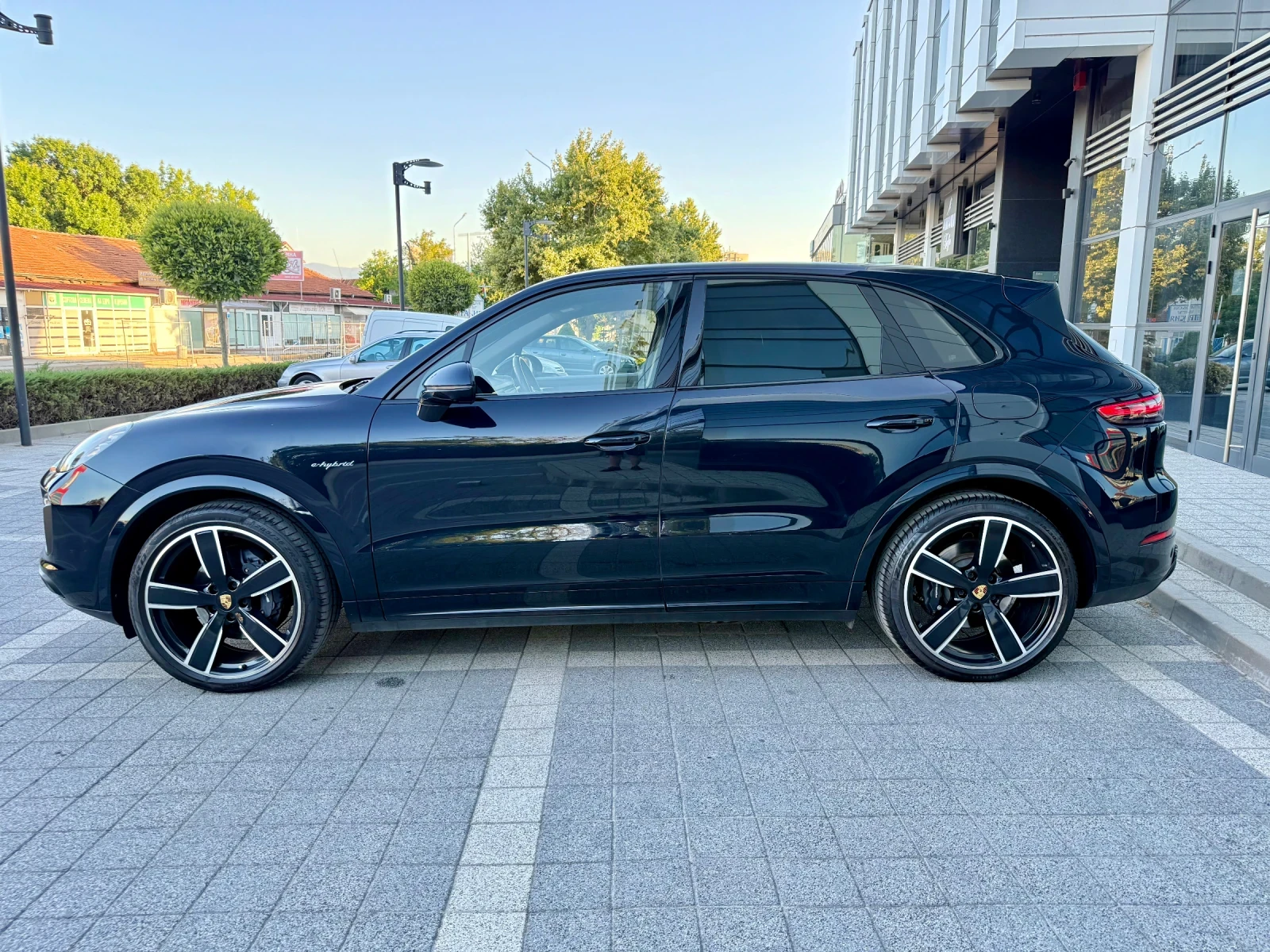 Porsche Cayenne E-Hybrid 3.0 V6 - изображение 8