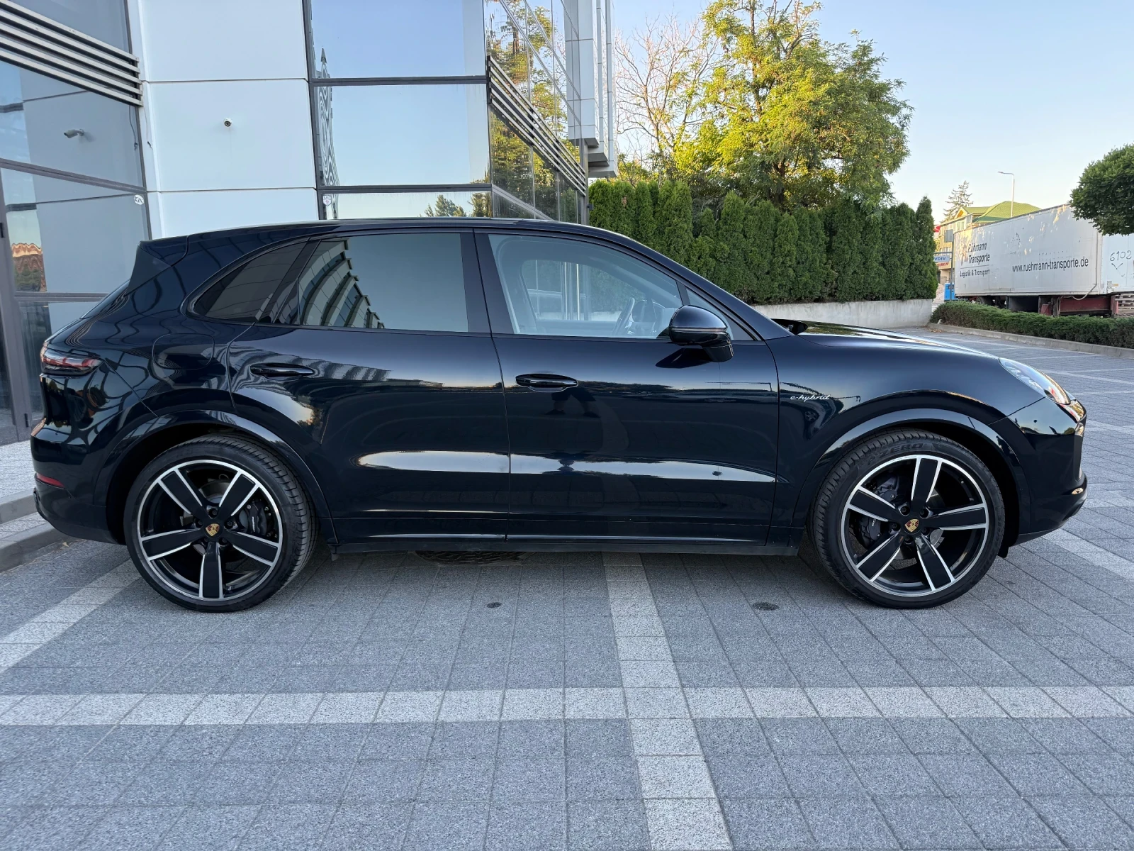 Porsche Cayenne E-Hybrid 3.0 V6 - изображение 4