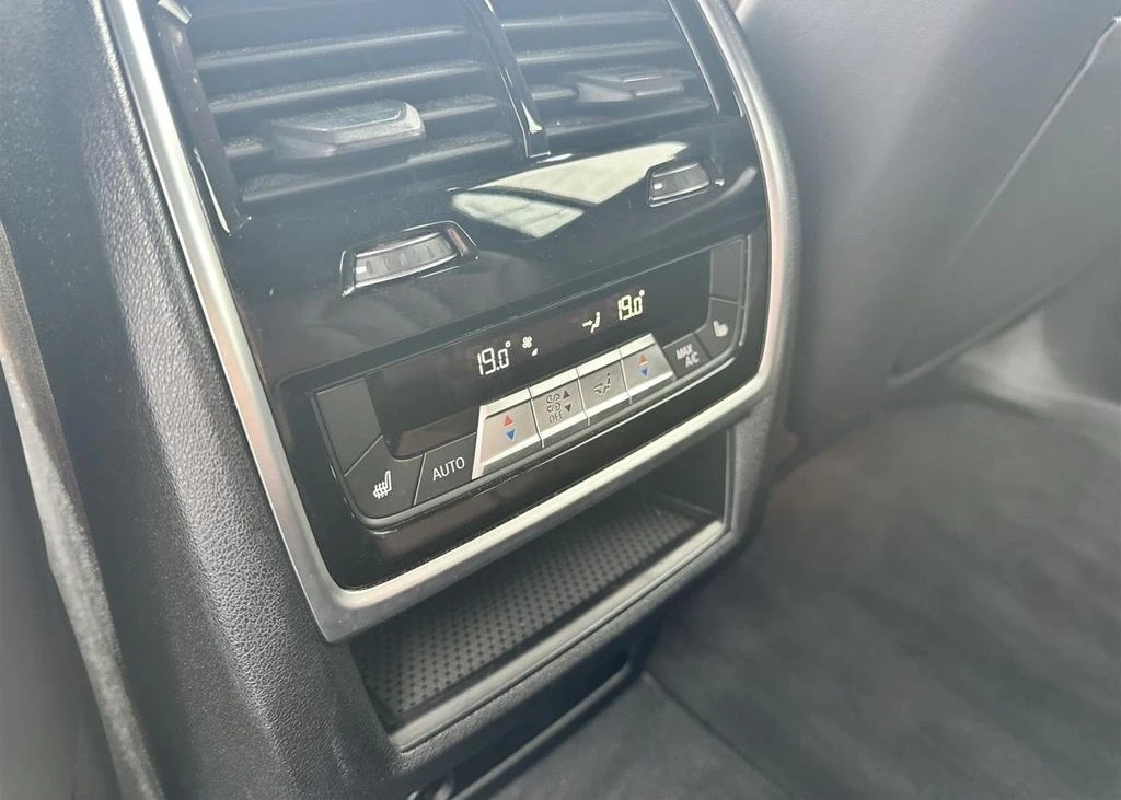 BMW X7 M50d xDrive - изображение 9