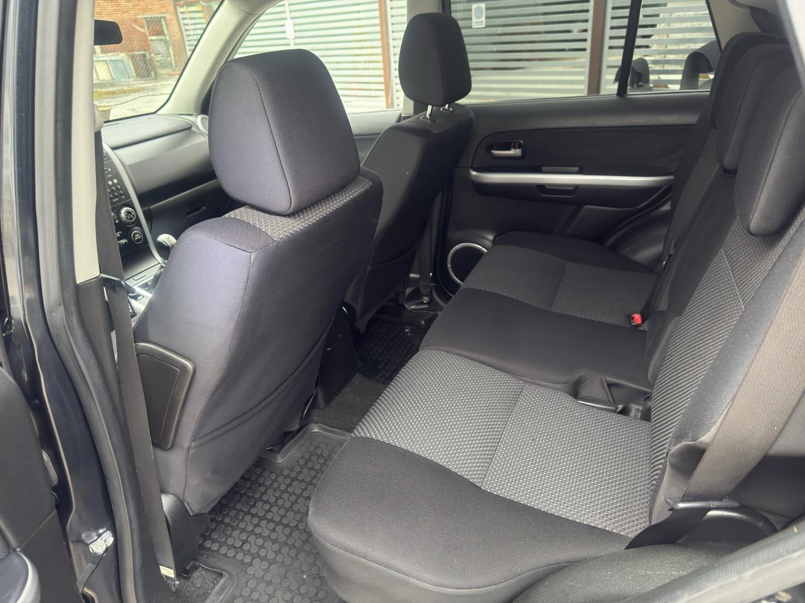 Suzuki Grand vitara, снимка 11 - Автомобили и джипове - 54046075