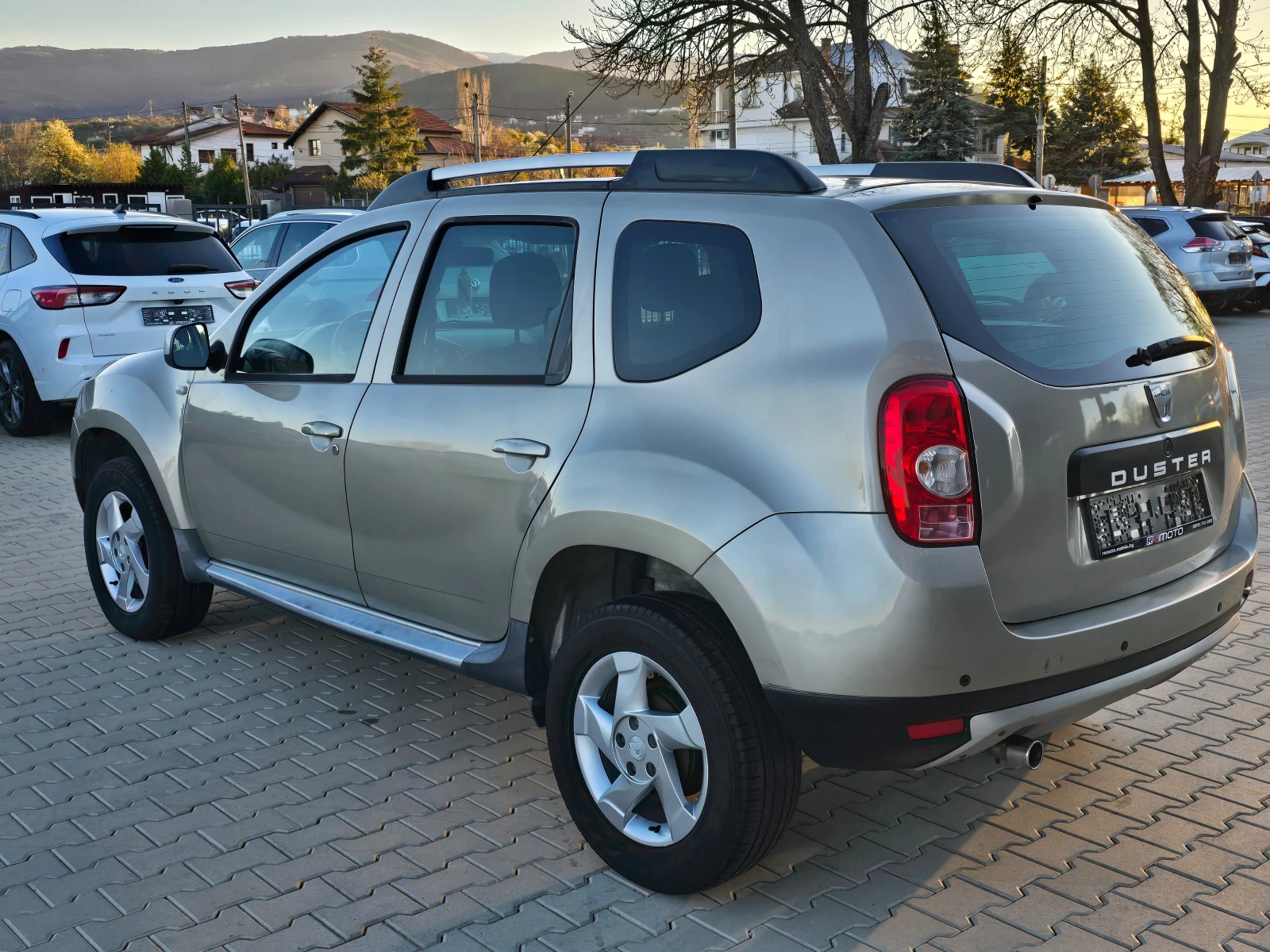 Dacia Duster 1.5DCI, 109к.с., 2011г., снимка 4 - Автомобили и джипове - 54145358