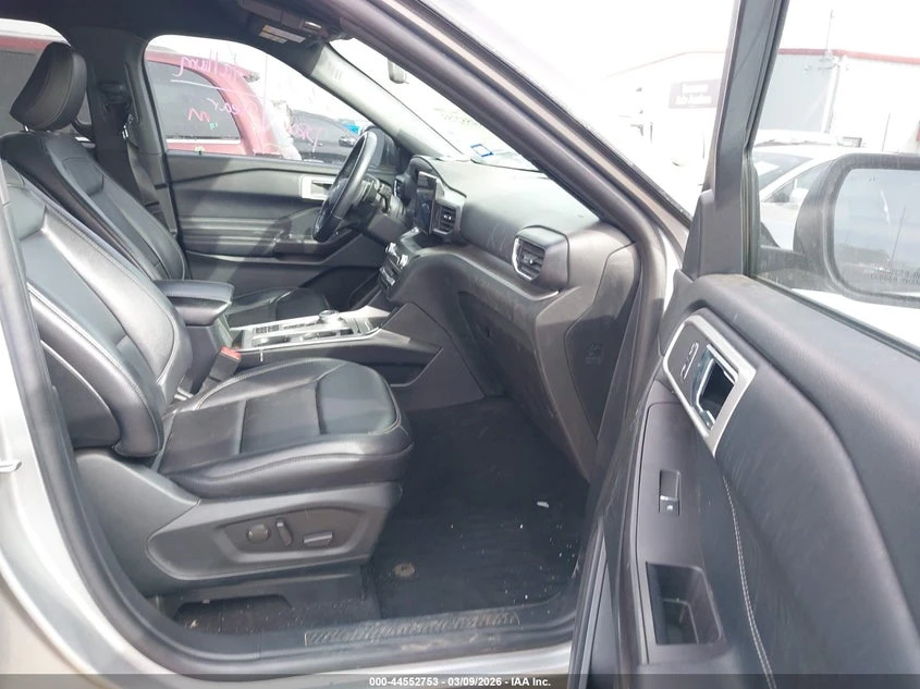 Ford Explorer 2.3l Xlt, снимка 5 - Автомобили и джипове - 54180053