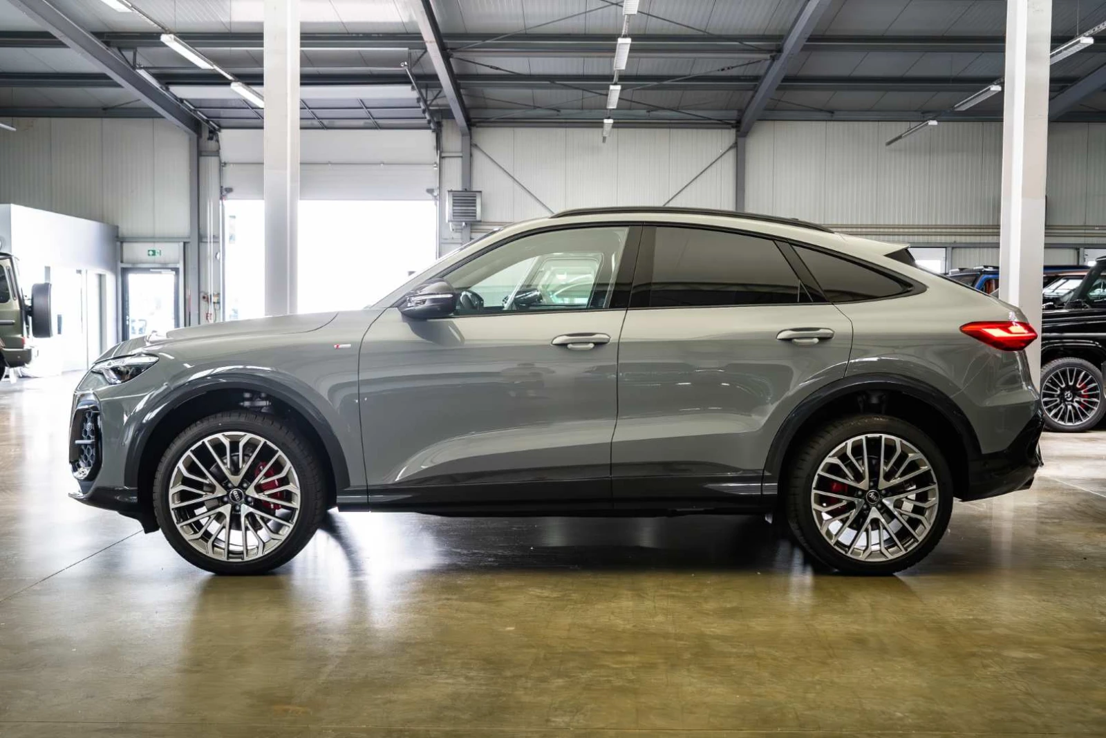 Audi Q5 NEW MODEL* RS* PANO* B&O* 360* , снимка 3 - Автомобили и джипове - 54702578