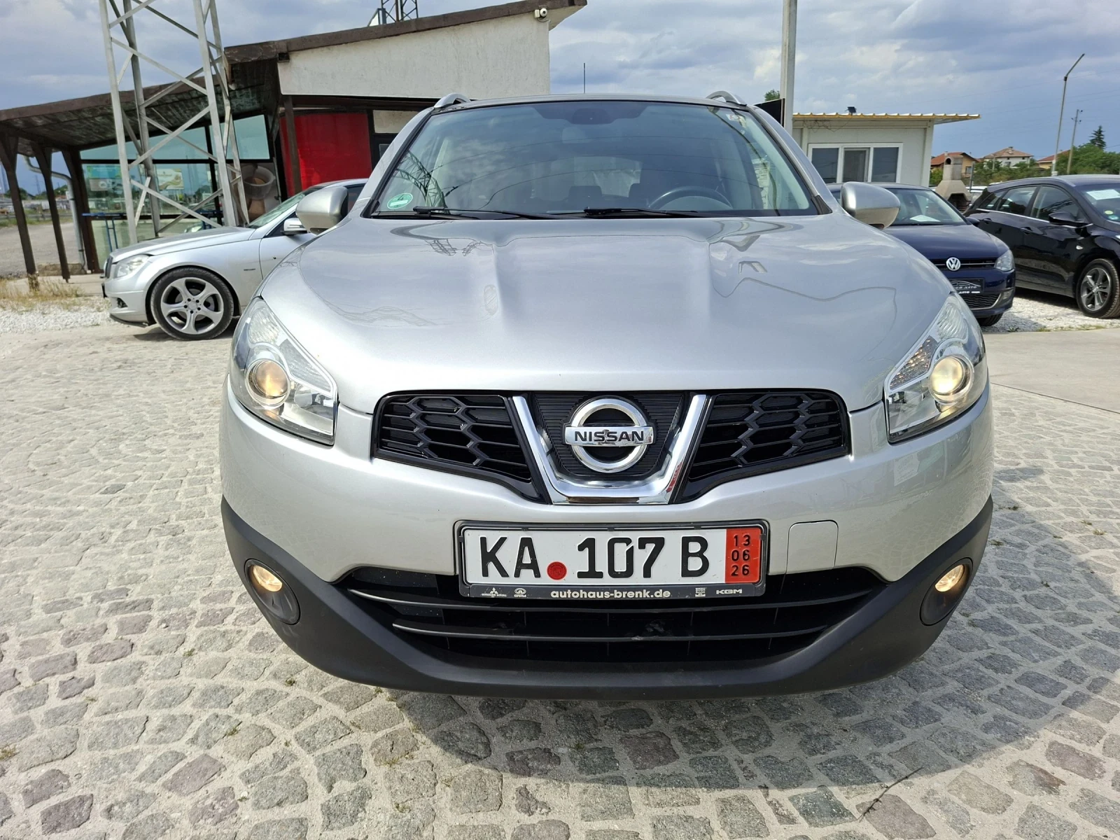 Nissan Qashqai 1.6i/НАВИ/ПАНОРАМА/КАМЕРА/ПОДГРЕВ/176000км, снимка 3 - Автомобили и джипове - 54869043