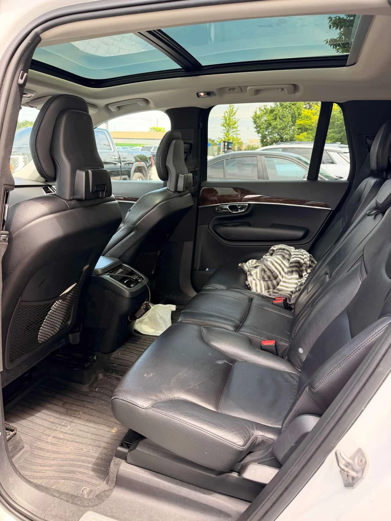 Volvo Xc90 * T6 MOMENTUM * 360 КАМЕРА* ПАНОРАМА* ПОДГРЕВИ* , снимка 10 - Автомобили и джипове - 55189710