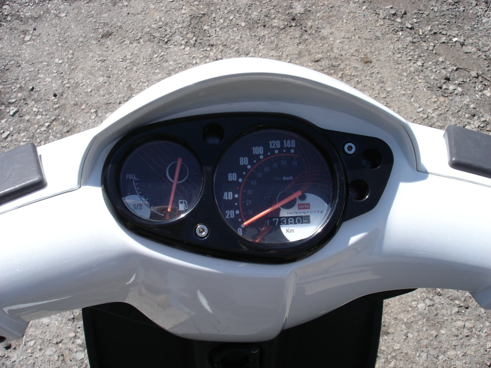 Aprilia 125  - изображение 4