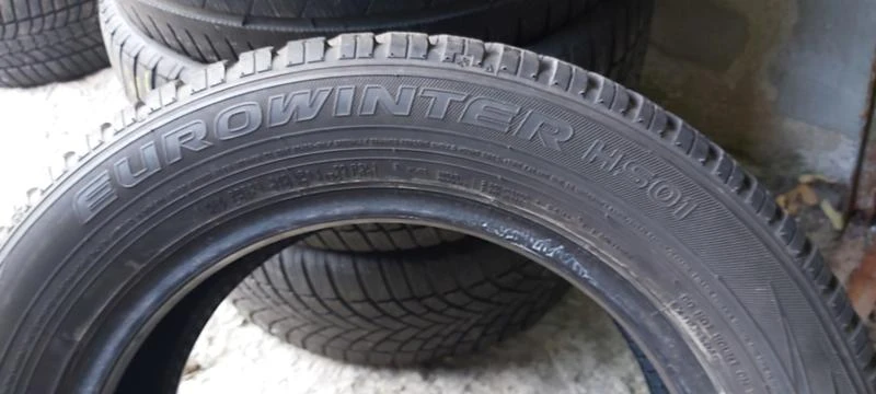 Гуми Зимни 205/60R16, снимка 5 - Гуми и джанти - 35124554