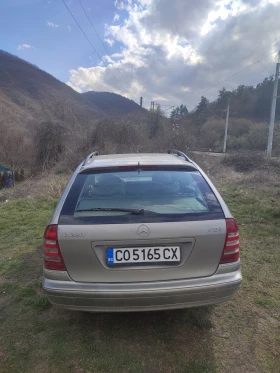 Mercedes-Benz 220, снимка 2