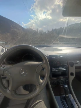 Mercedes-Benz 220, снимка 5